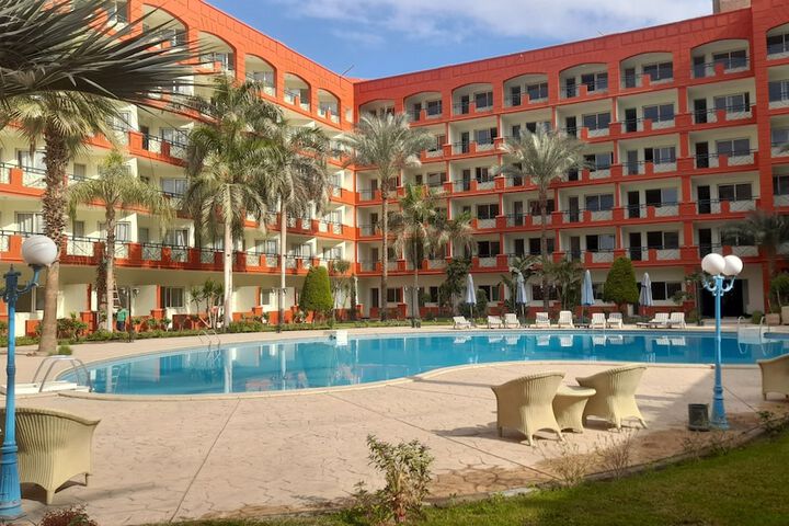 Boudl Grand Pyramids