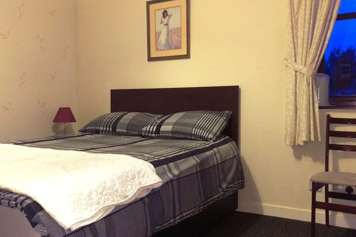 Room 4 of 15