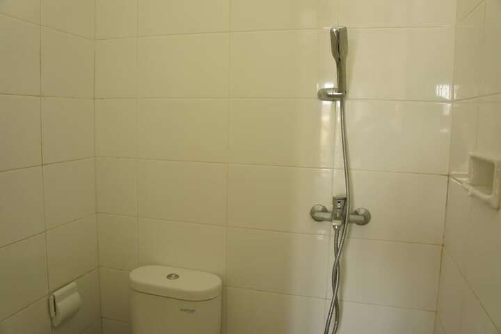 Room 10 of 16