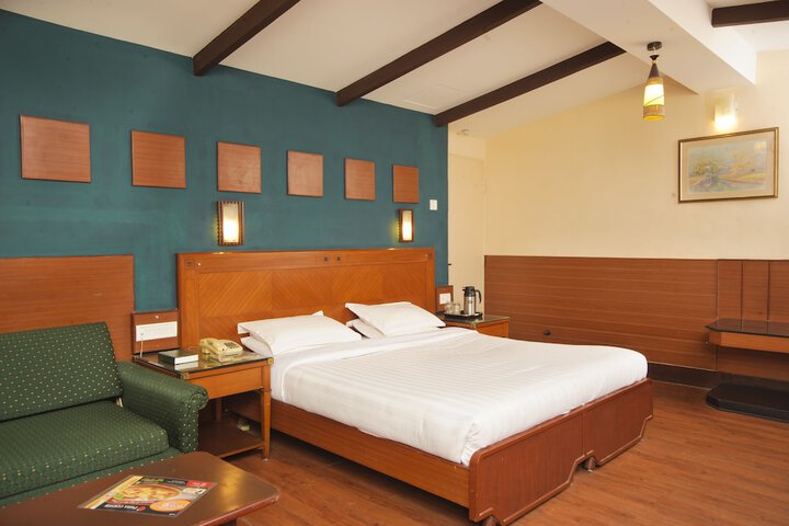 Room 9 of 28