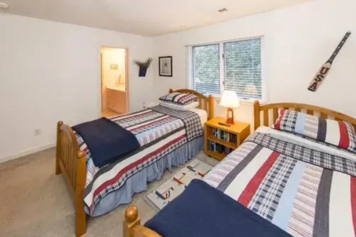 Room 4 of 23