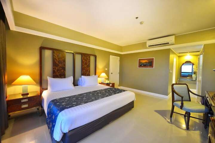 Room 14 of 42