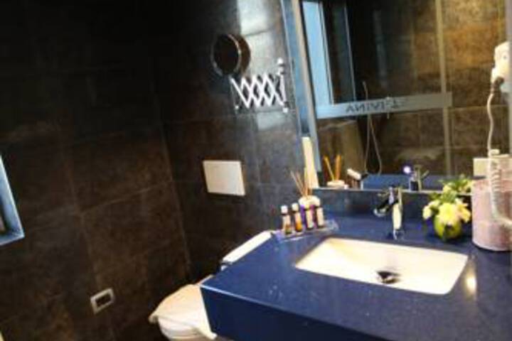 Room 2 of 8