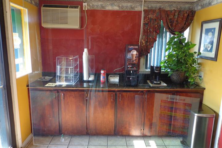 Breakfast/Coffee Service 17 of 20