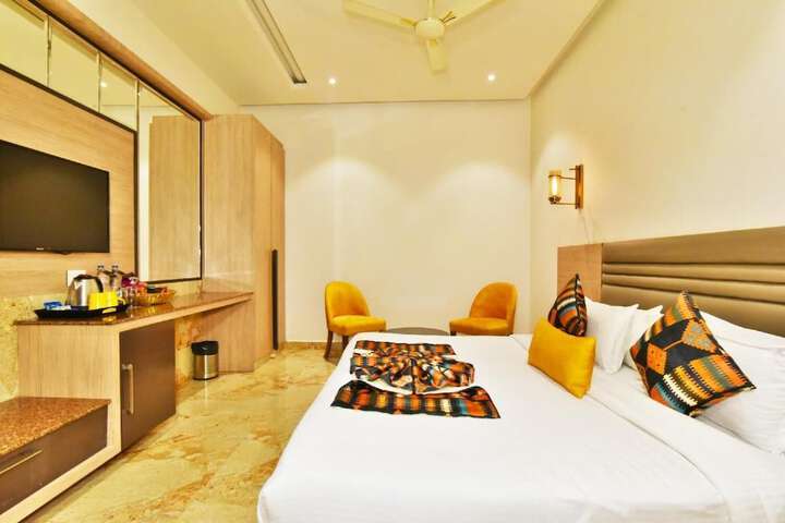 Room 12 of 51