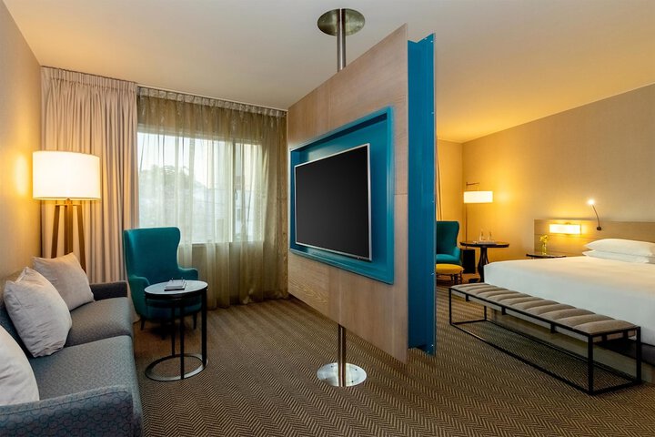 Room 33 of 116