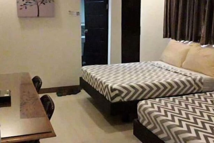 Room 11 of 31