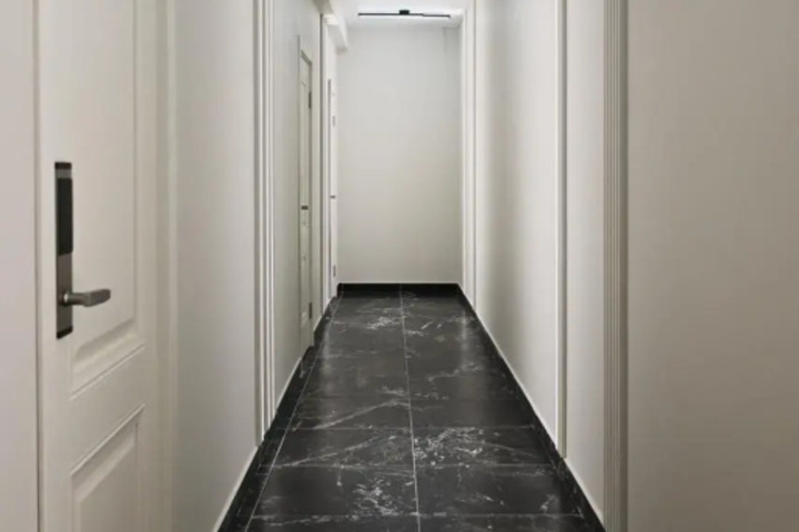 Room 16 of 32