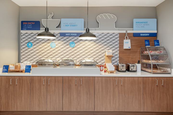 Breakfast/Coffee Service 36 of 45