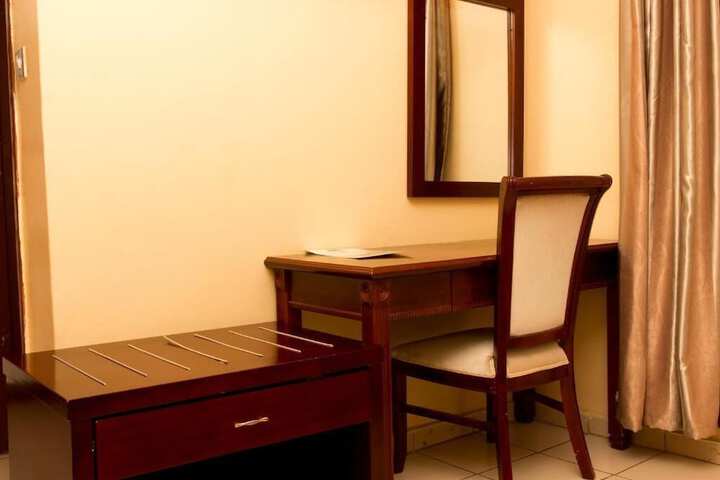 Room 17 of 48