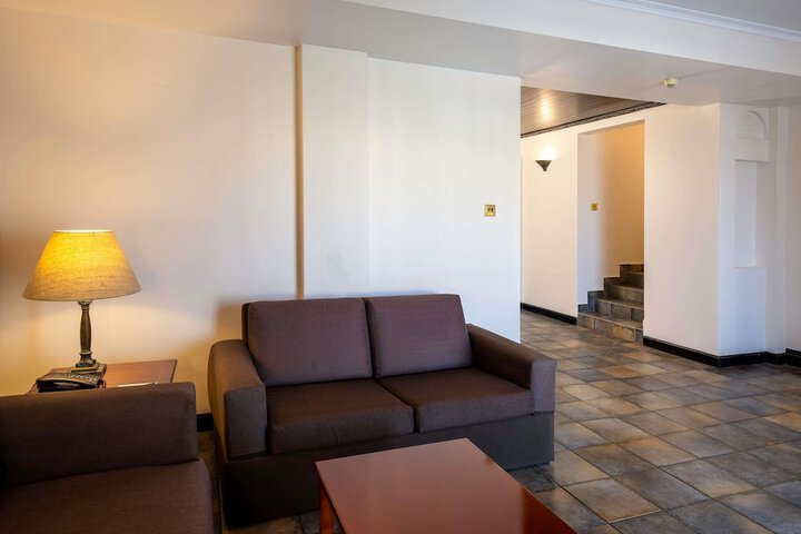 Room 47 of 142