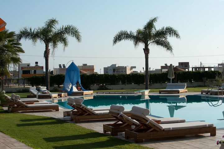 Sundeck 54 of 72