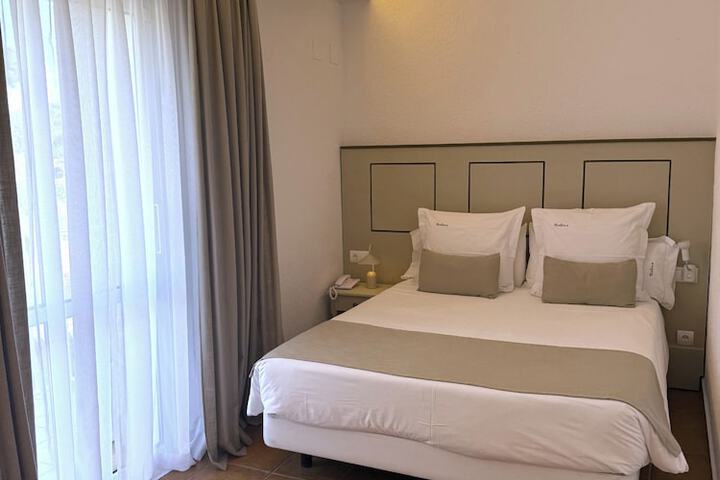 Room 16 of 62