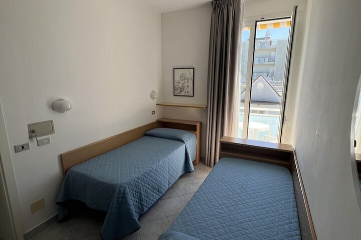 Room 7 of 71