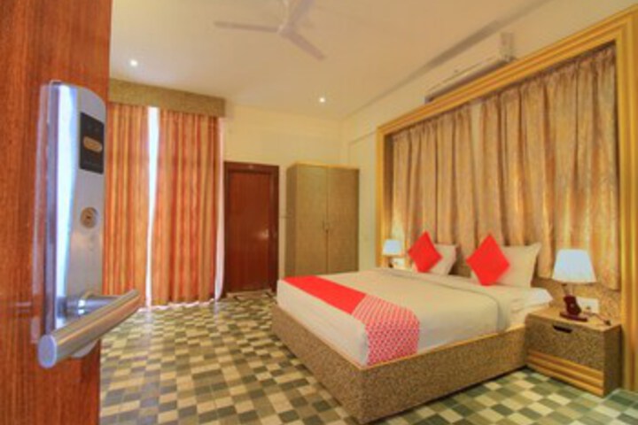 Room 28 of 34
