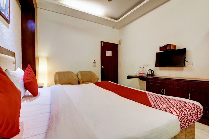 Room 13 of 44