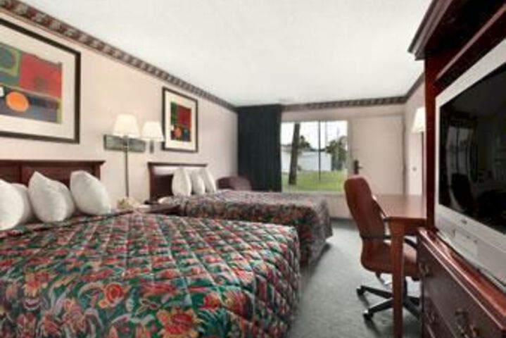 Room 10 of 24