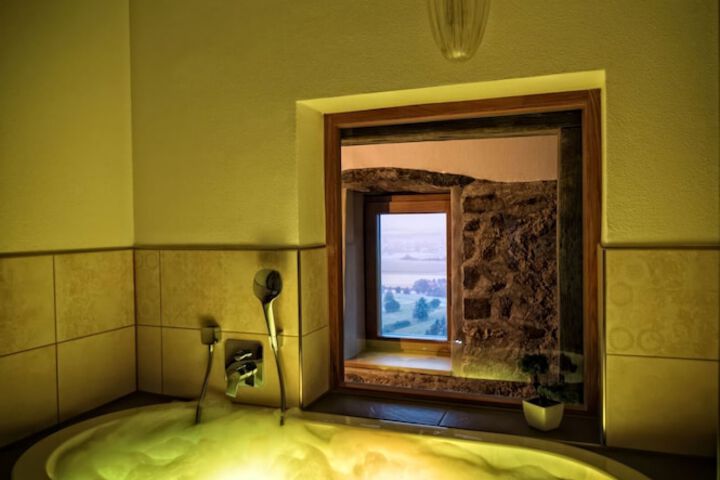Room 109 of 146