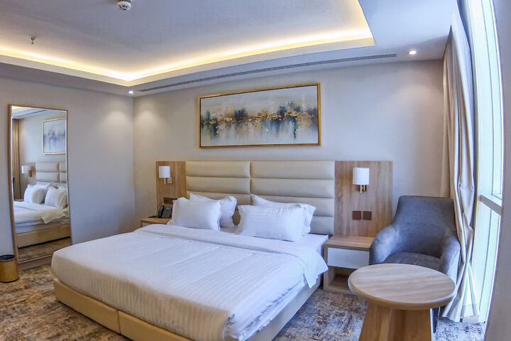 Room 10 of 26