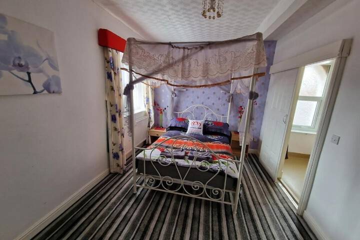 Room 12 of 35