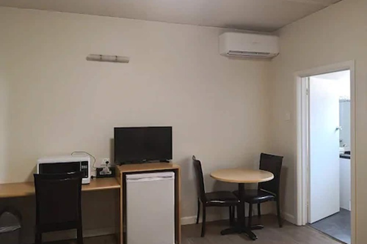 Room 20 of 38