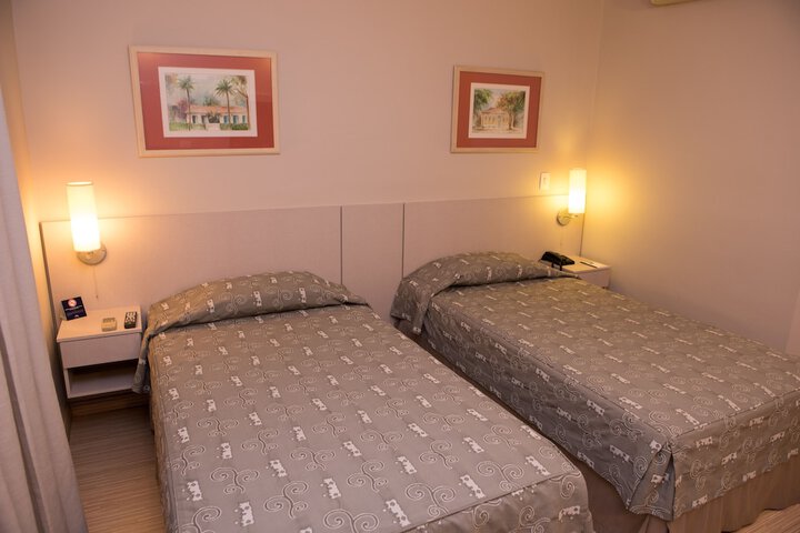 Room 4 of 50