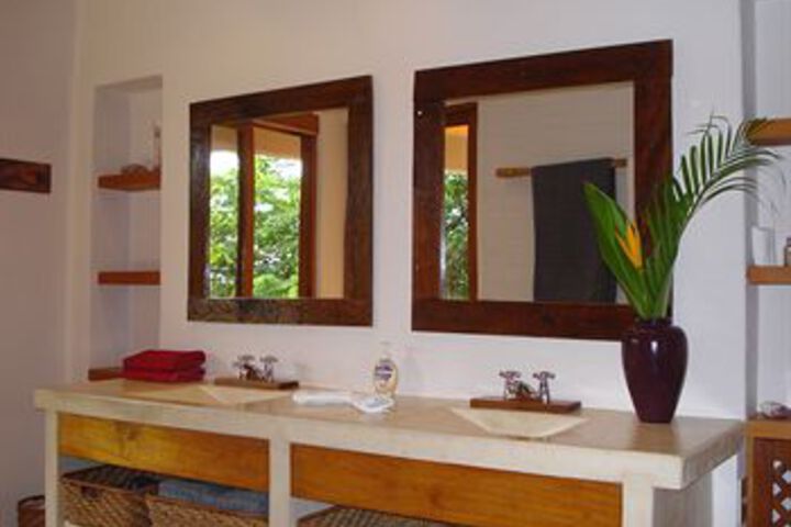 Room 6 of 32