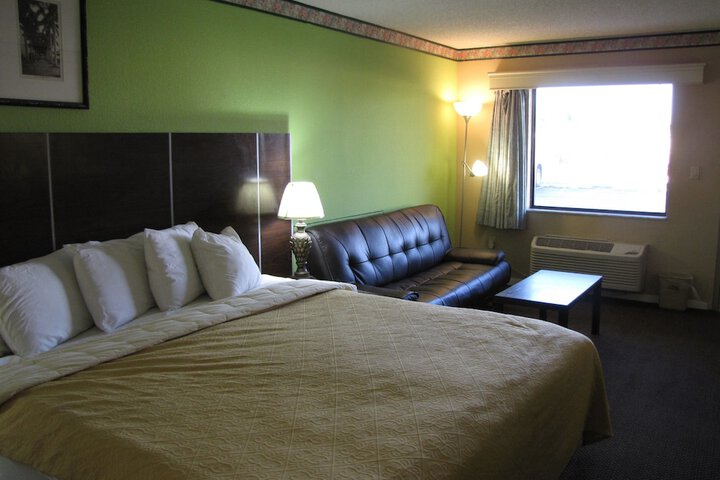 Room 13 of 26