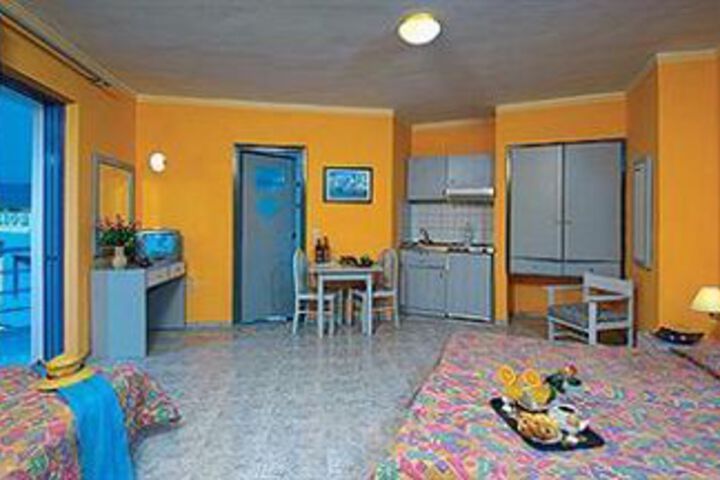 Room 3 of 8