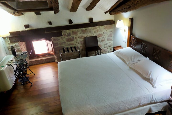 Room 11 of 38