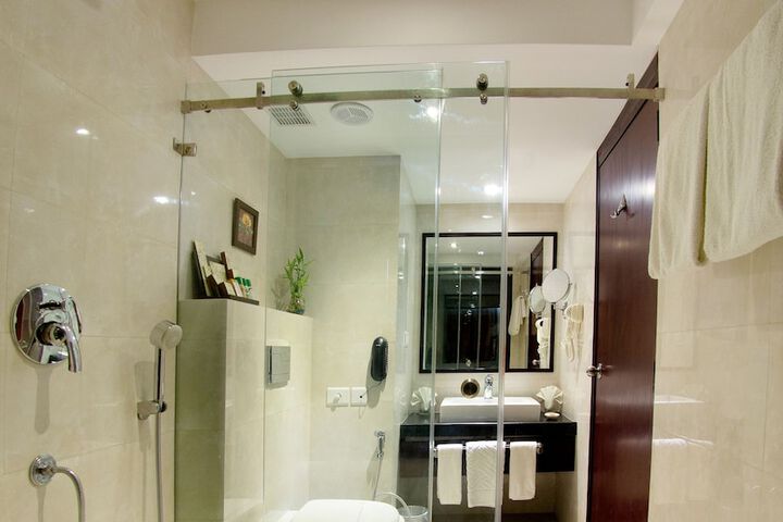 Room 25 of 61