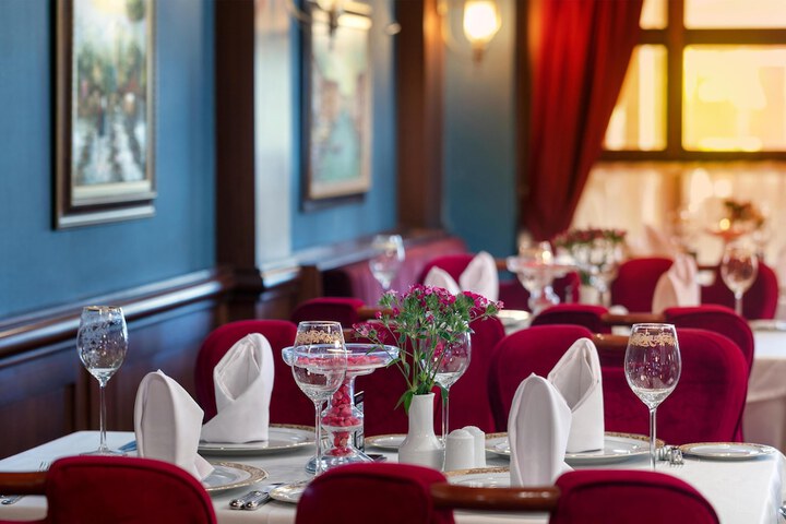 Dining 100 of 164