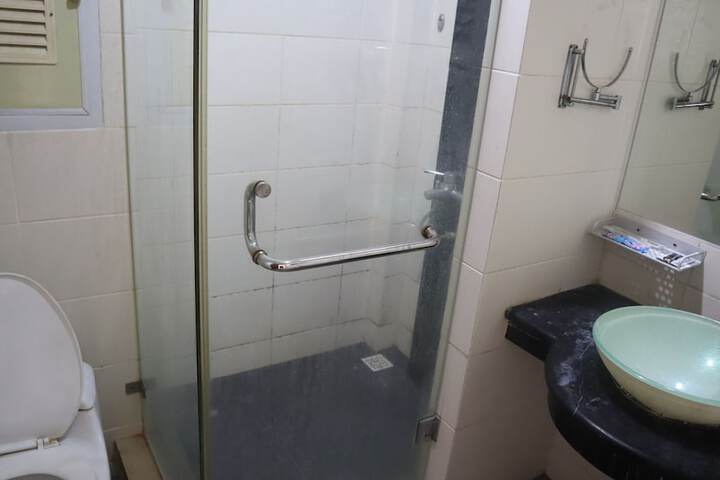Room 8 of 15