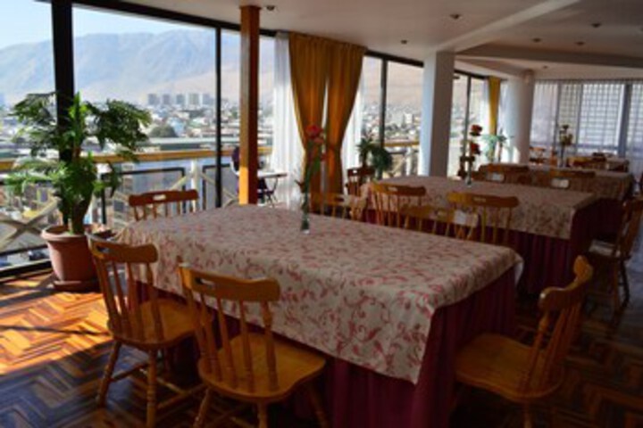 Dining 12 of 22