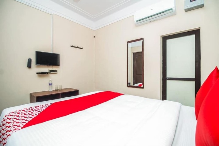 Room 13 of 54