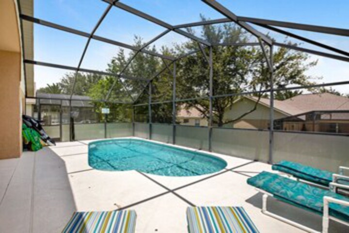 Pool 19 of 37
