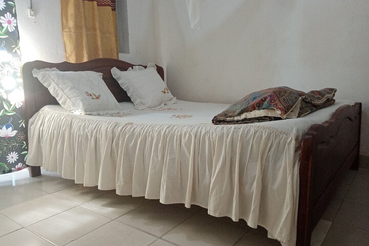 Room 3 of 7
