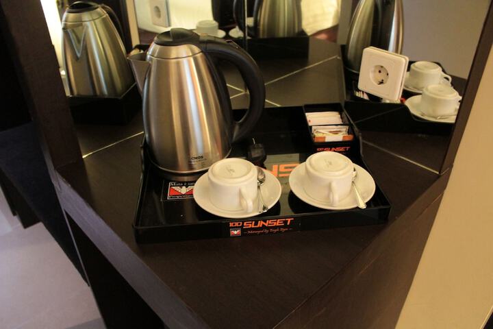 Breakfast/Coffee Service 44 of 81