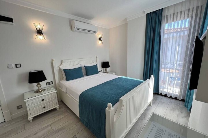 Room 4 of 177