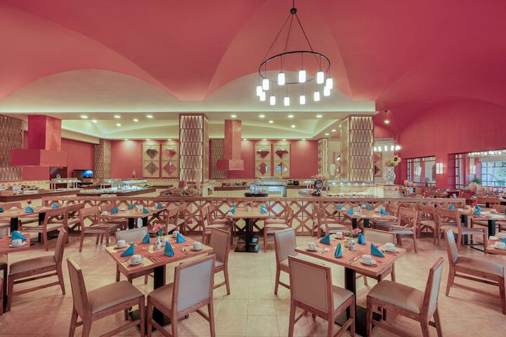 Dining 40 of 57