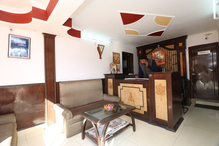 OYO 27612 Maitri Holiday Home