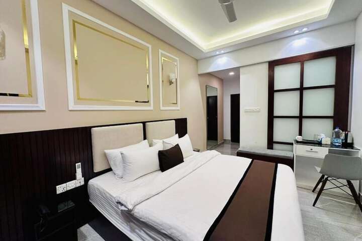 Room 15 of 46