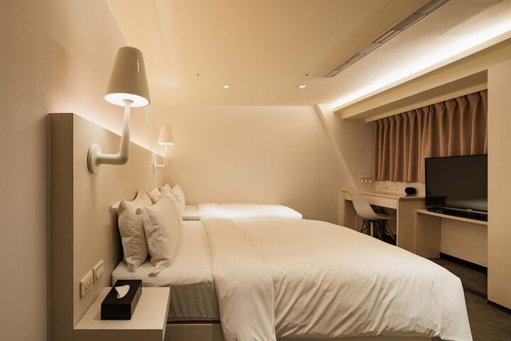 Room 14 of 40