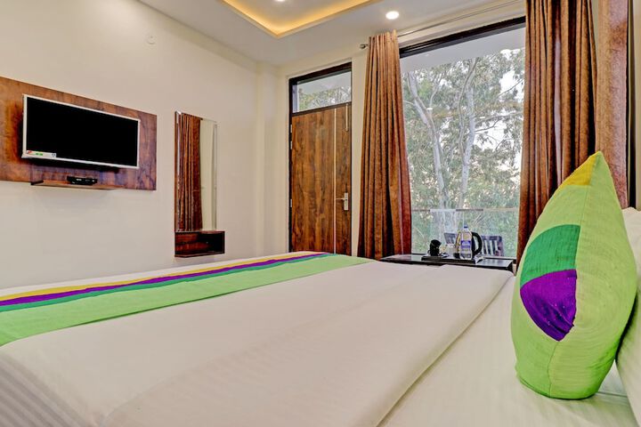 Room 16 of 73
