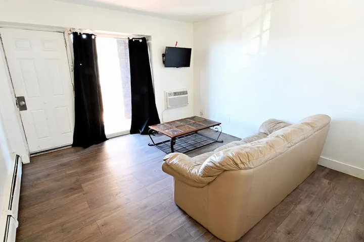 Room 2 of 8