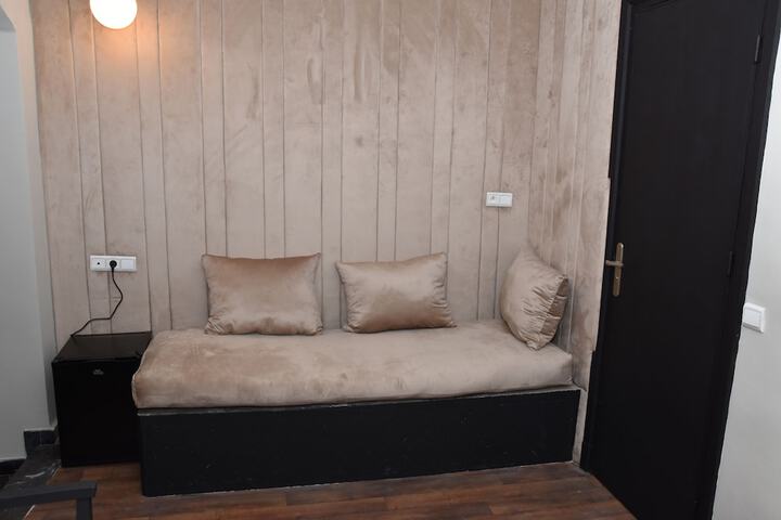 Room 29 of 48