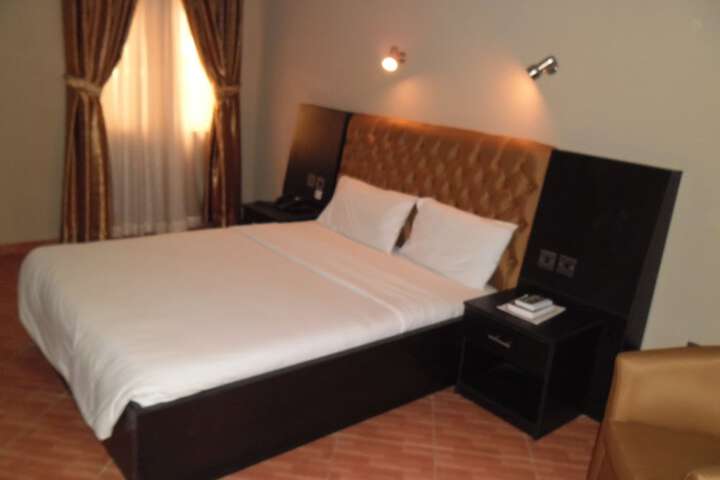Room 5 of 27