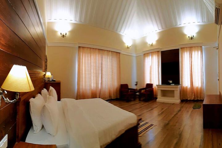 Room 27 of 60