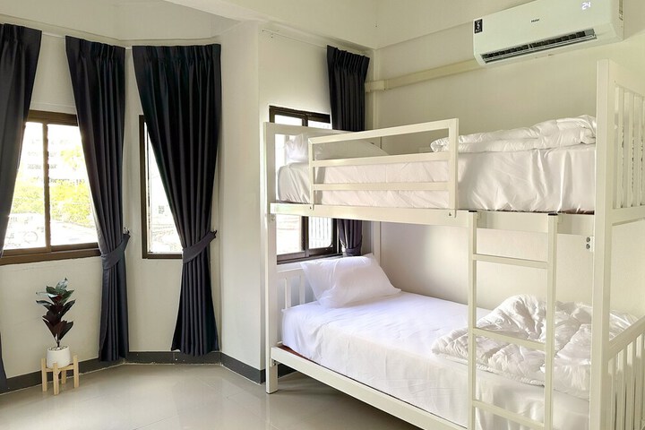 Room 36 of 80