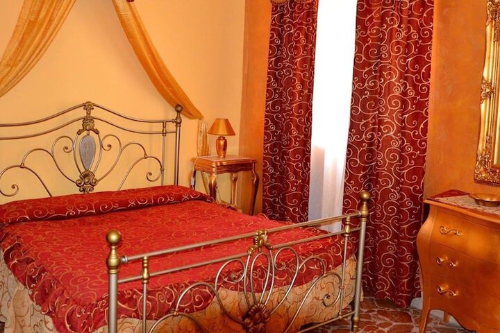 Room 3 of 9
